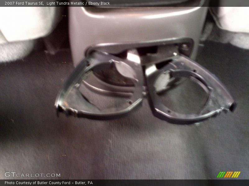 Light Tundra Metallic / Ebony Black 2007 Ford Taurus SE