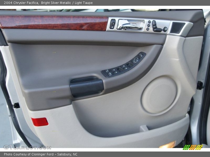 Bright Silver Metallic / Light Taupe 2004 Chrysler Pacifica