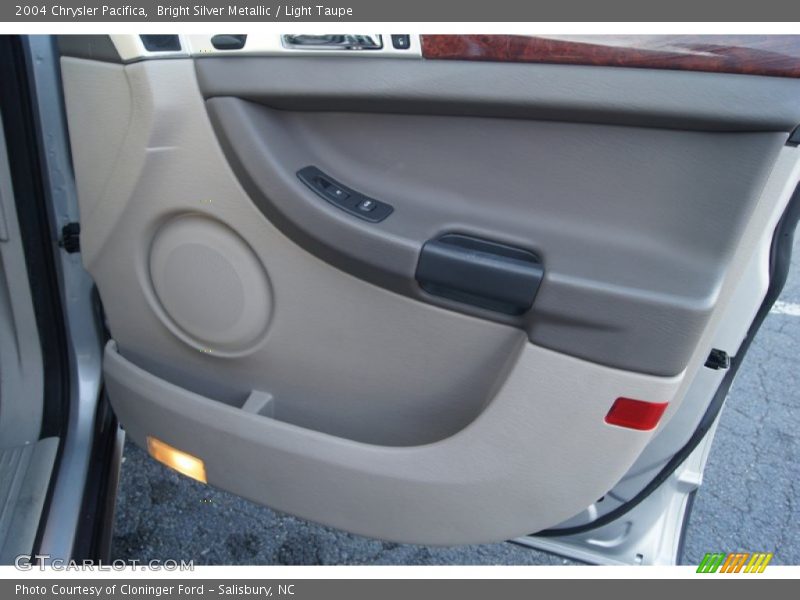 Bright Silver Metallic / Light Taupe 2004 Chrysler Pacifica