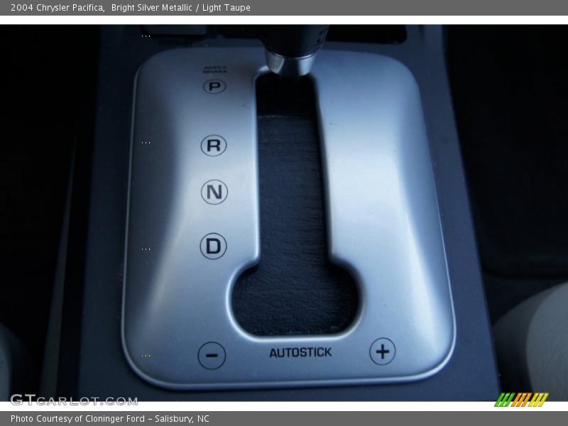 Bright Silver Metallic / Light Taupe 2004 Chrysler Pacifica