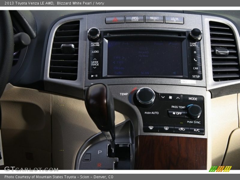 Blizzard White Pearl / Ivory 2013 Toyota Venza LE AWD