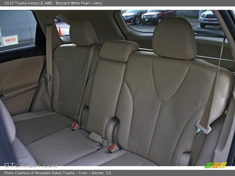 Blizzard White Pearl / Ivory 2013 Toyota Venza LE AWD