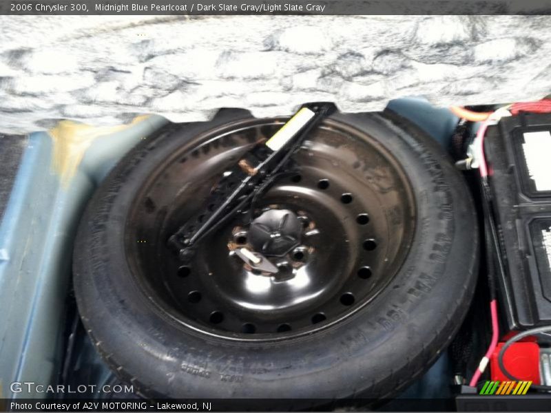 Midnight Blue Pearlcoat / Dark Slate Gray/Light Slate Gray 2006 Chrysler 300