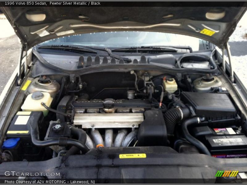  1996 850 Sedan Engine - 2.4 Liter DOHC 20-Valve 5 Cylinder