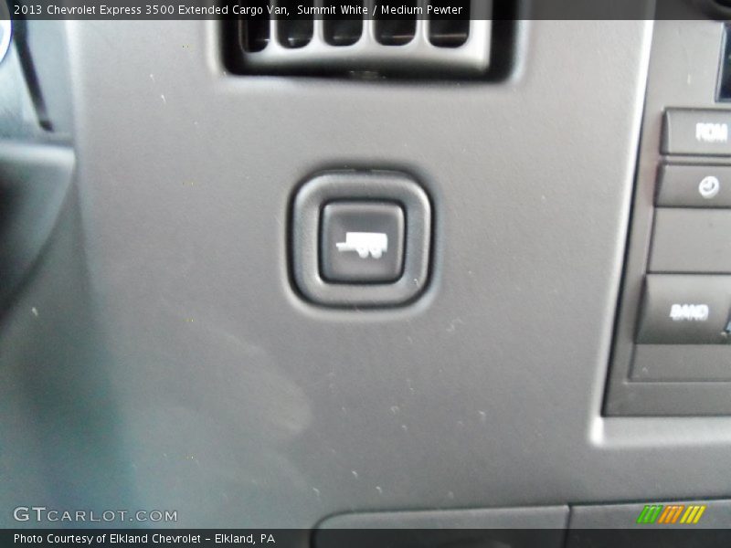 Summit White / Medium Pewter 2013 Chevrolet Express 3500 Extended Cargo Van