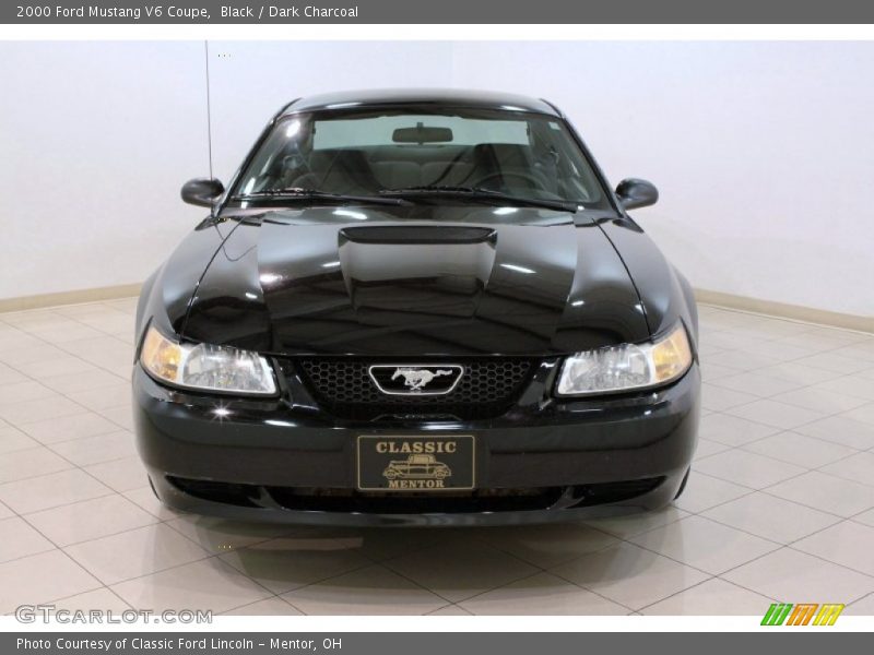 Black / Dark Charcoal 2000 Ford Mustang V6 Coupe