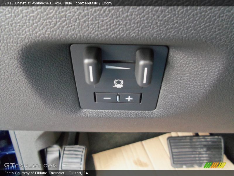 Blue Topaz Metallic / Ebony 2013 Chevrolet Avalanche LS 4x4