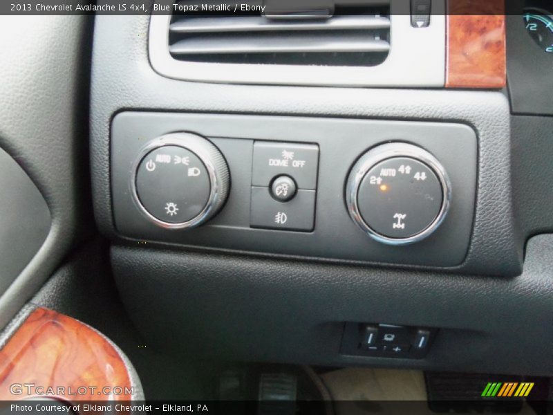 Blue Topaz Metallic / Ebony 2013 Chevrolet Avalanche LS 4x4