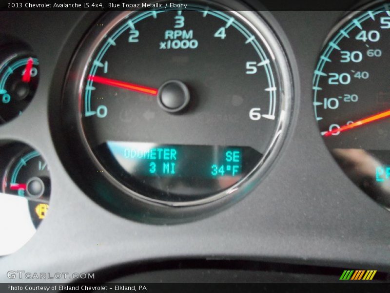 Blue Topaz Metallic / Ebony 2013 Chevrolet Avalanche LS 4x4