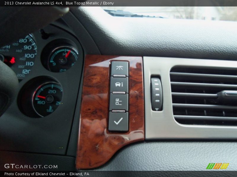 Blue Topaz Metallic / Ebony 2013 Chevrolet Avalanche LS 4x4