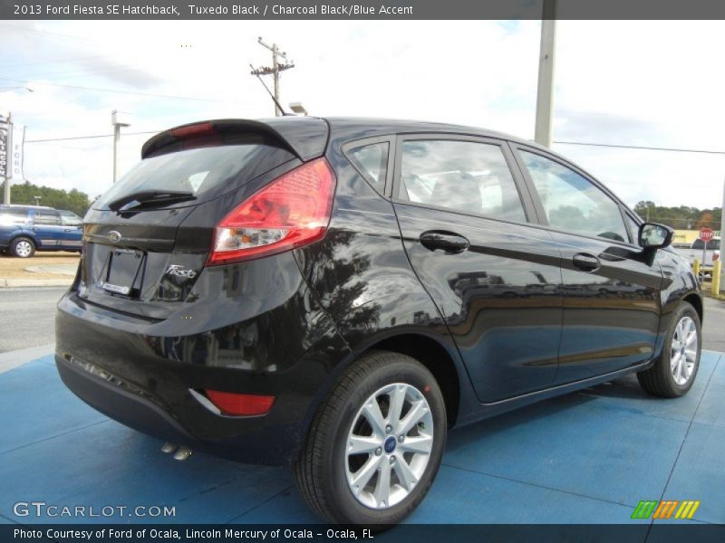 Tuxedo Black / Charcoal Black/Blue Accent 2013 Ford Fiesta SE Hatchback