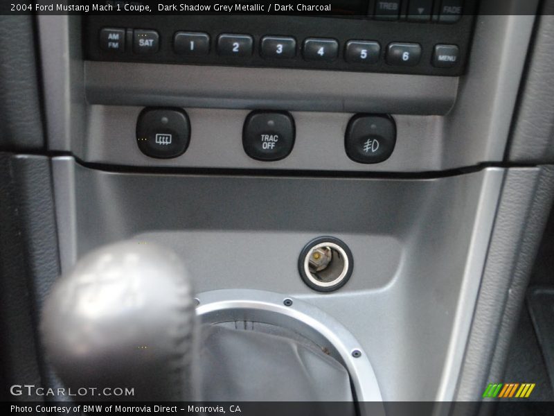 Controls of 2004 Mustang Mach 1 Coupe