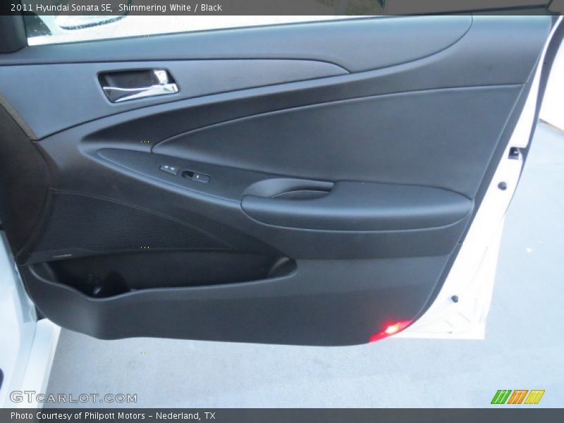 Shimmering White / Black 2011 Hyundai Sonata SE
