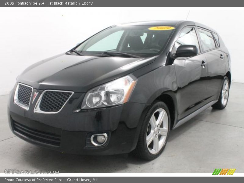 Jet Black Metallic / Ebony 2009 Pontiac Vibe 2.4