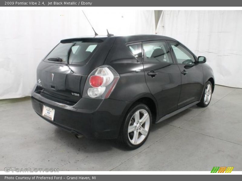 Jet Black Metallic / Ebony 2009 Pontiac Vibe 2.4