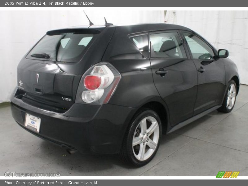 Jet Black Metallic / Ebony 2009 Pontiac Vibe 2.4