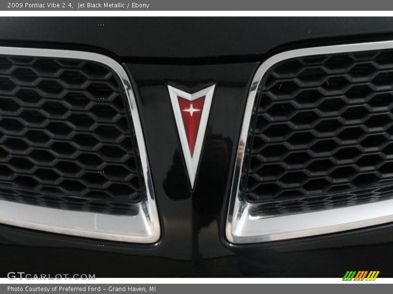 Jet Black Metallic / Ebony 2009 Pontiac Vibe 2.4
