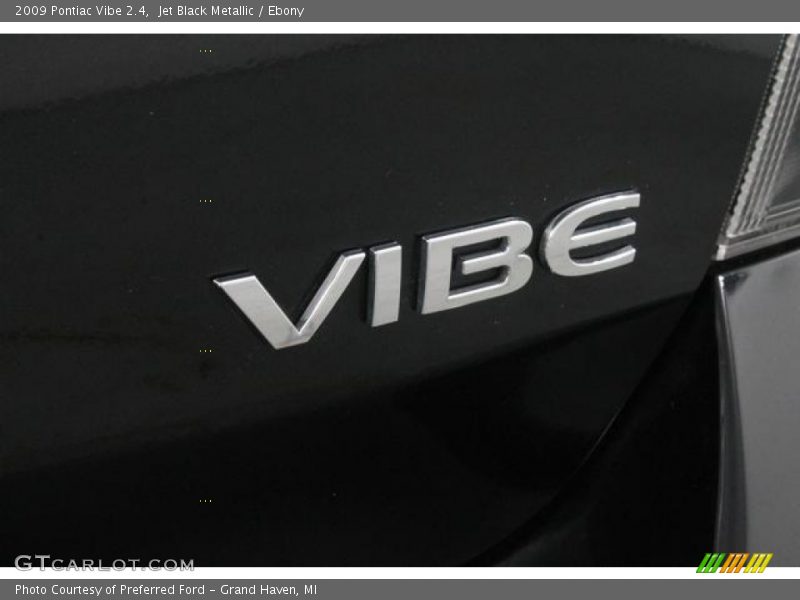 Jet Black Metallic / Ebony 2009 Pontiac Vibe 2.4