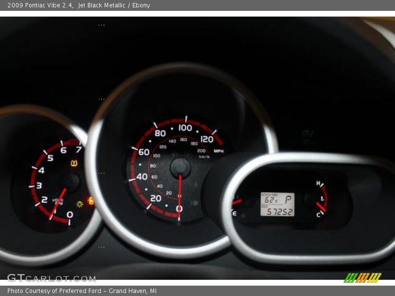 Jet Black Metallic / Ebony 2009 Pontiac Vibe 2.4