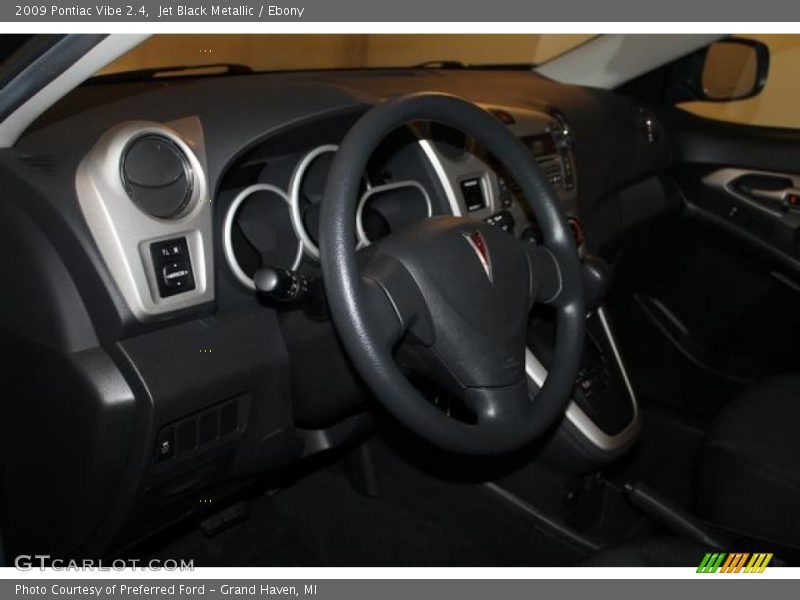Jet Black Metallic / Ebony 2009 Pontiac Vibe 2.4