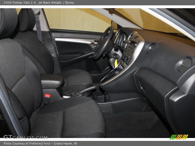 Jet Black Metallic / Ebony 2009 Pontiac Vibe 2.4