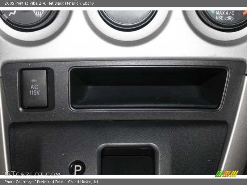 Jet Black Metallic / Ebony 2009 Pontiac Vibe 2.4