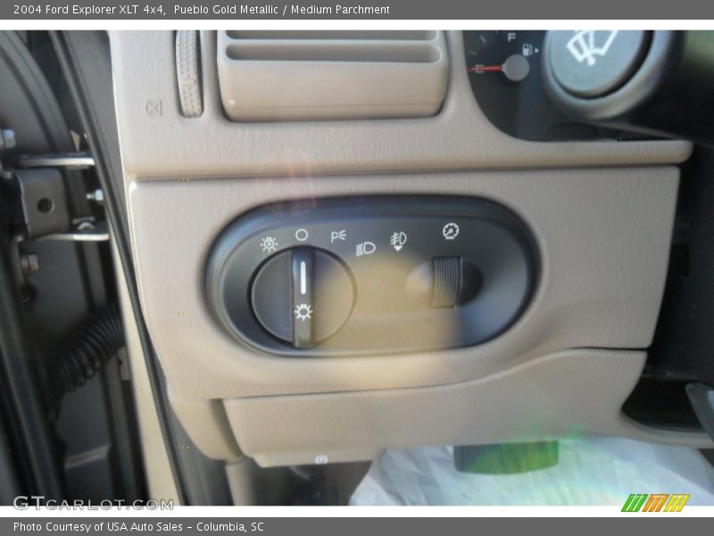Pueblo Gold Metallic / Medium Parchment 2004 Ford Explorer XLT 4x4