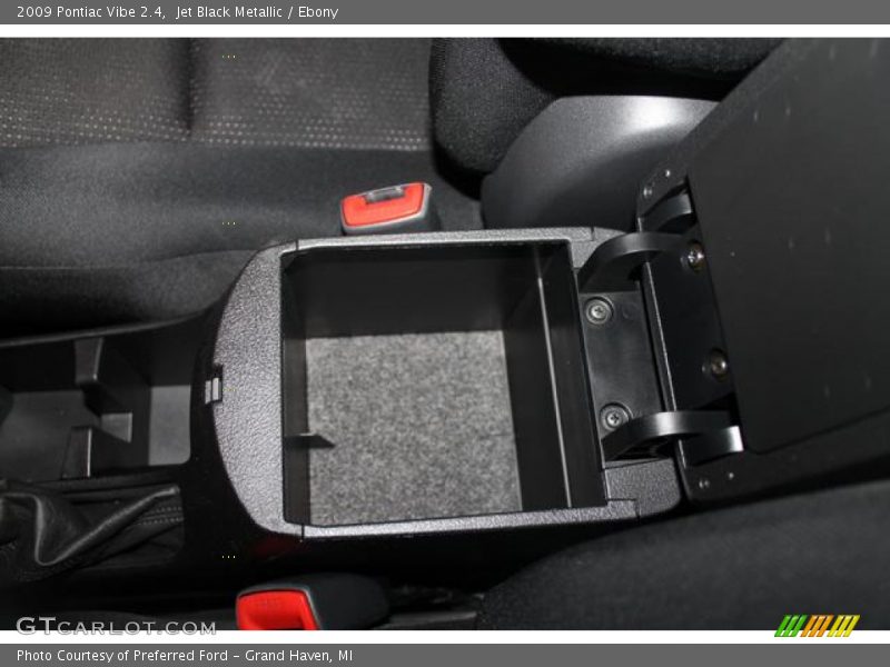 Jet Black Metallic / Ebony 2009 Pontiac Vibe 2.4