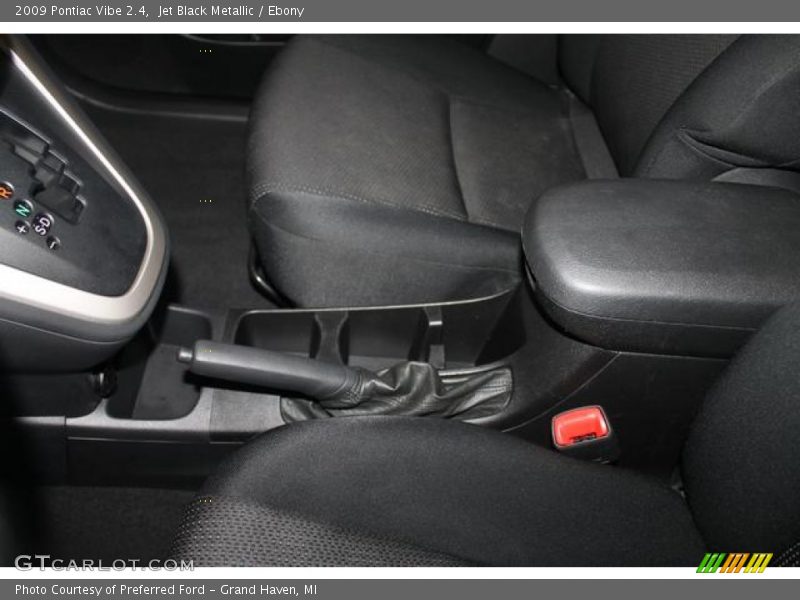 Jet Black Metallic / Ebony 2009 Pontiac Vibe 2.4