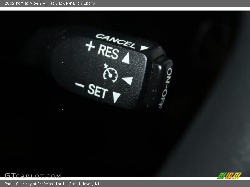 Jet Black Metallic / Ebony 2009 Pontiac Vibe 2.4