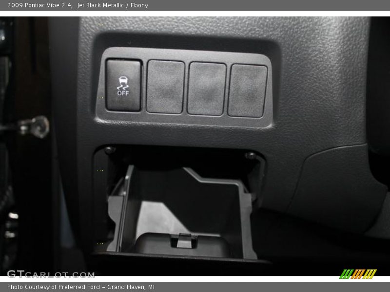 Jet Black Metallic / Ebony 2009 Pontiac Vibe 2.4