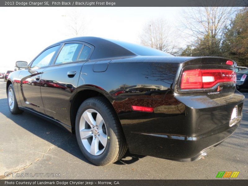 Pitch Black / Black/Light Frost Beige 2013 Dodge Charger SE