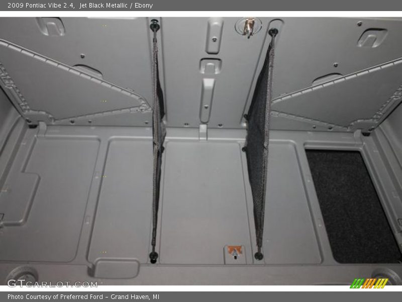 Jet Black Metallic / Ebony 2009 Pontiac Vibe 2.4