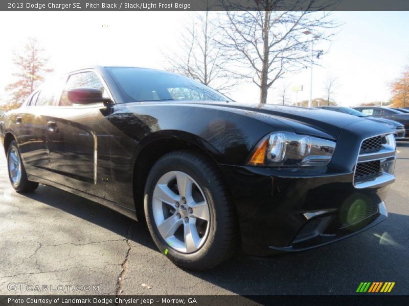 Pitch Black / Black/Light Frost Beige 2013 Dodge Charger SE