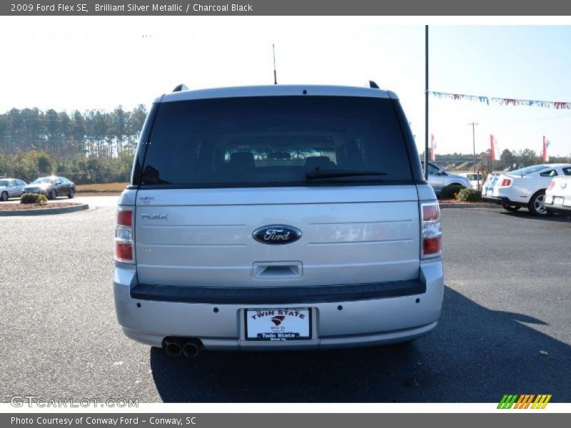 Brilliant Silver Metallic / Charcoal Black 2009 Ford Flex SE
