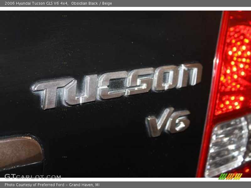 Obsidian Black / Beige 2006 Hyundai Tucson GLS V6 4x4
