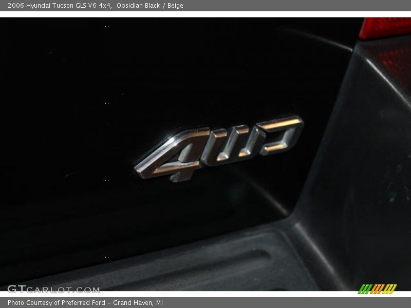 Obsidian Black / Beige 2006 Hyundai Tucson GLS V6 4x4