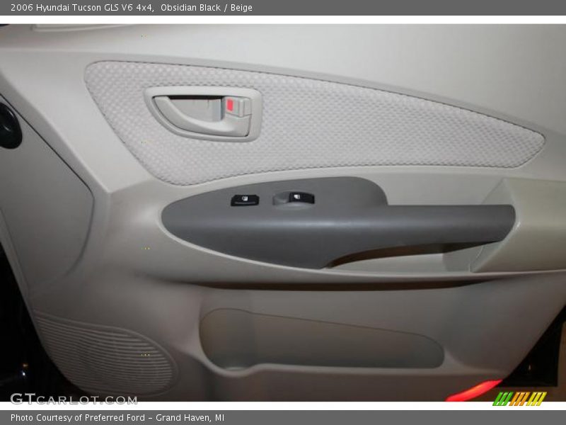 Obsidian Black / Beige 2006 Hyundai Tucson GLS V6 4x4