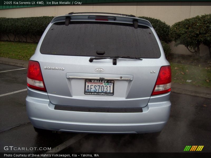 Ice Blue Metallic / Gray 2005 Kia Sorento LX 4WD