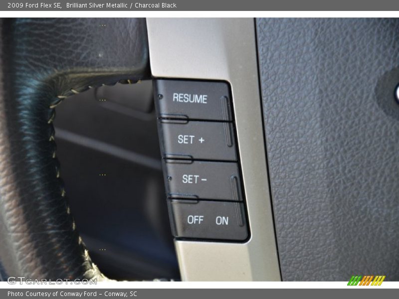 Brilliant Silver Metallic / Charcoal Black 2009 Ford Flex SE