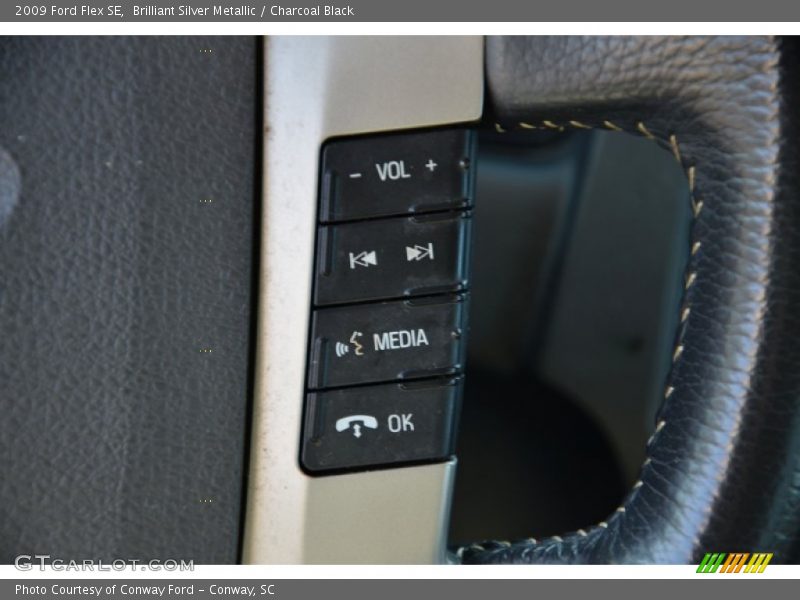 Brilliant Silver Metallic / Charcoal Black 2009 Ford Flex SE