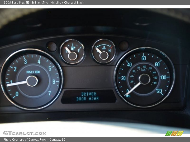 Brilliant Silver Metallic / Charcoal Black 2009 Ford Flex SE