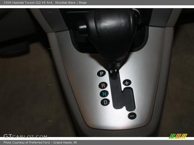 Obsidian Black / Beige 2006 Hyundai Tucson GLS V6 4x4