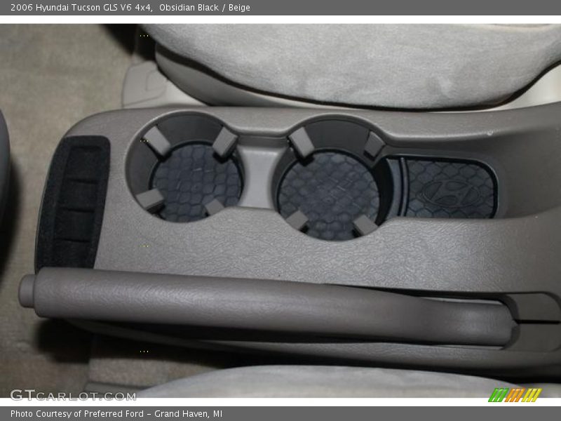 Obsidian Black / Beige 2006 Hyundai Tucson GLS V6 4x4