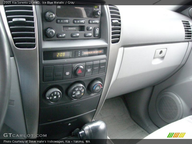 Ice Blue Metallic / Gray 2005 Kia Sorento LX 4WD