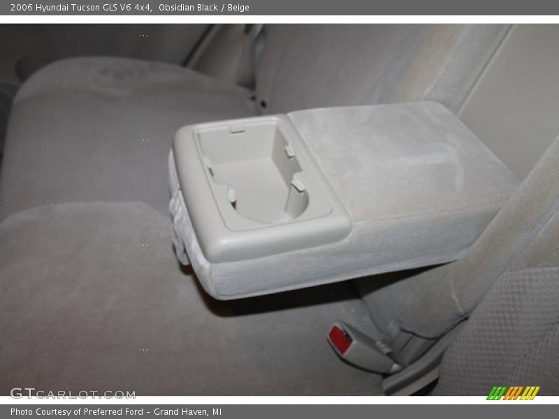 Obsidian Black / Beige 2006 Hyundai Tucson GLS V6 4x4