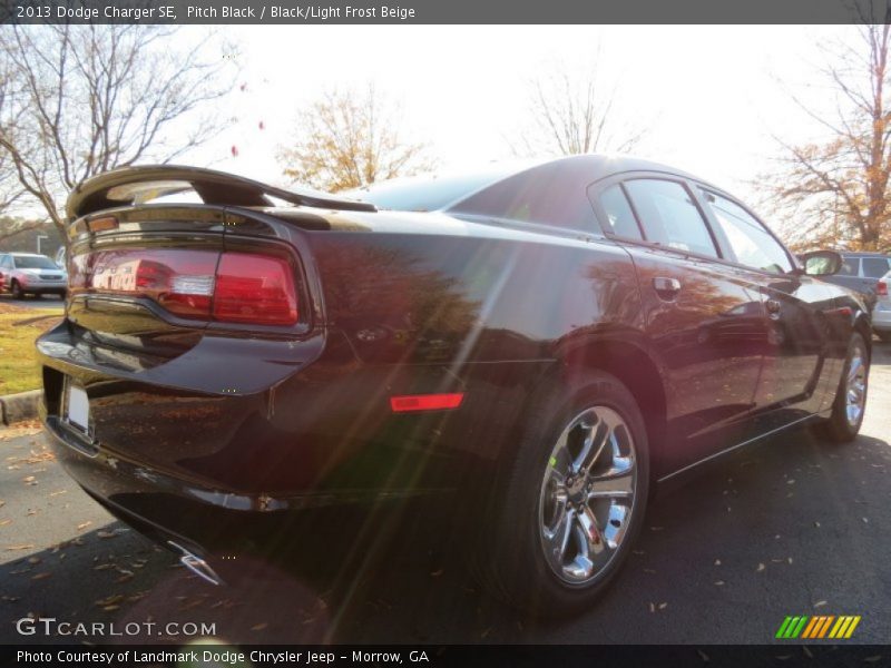 Pitch Black / Black/Light Frost Beige 2013 Dodge Charger SE