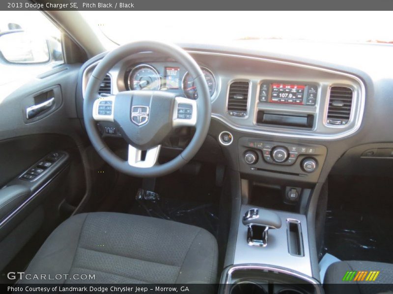 Pitch Black / Black 2013 Dodge Charger SE