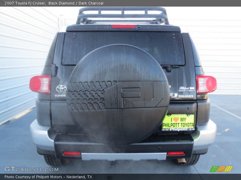 Black Diamond / Dark Charcoal 2007 Toyota FJ Cruiser