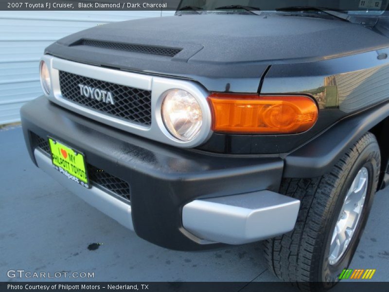 Black Diamond / Dark Charcoal 2007 Toyota FJ Cruiser